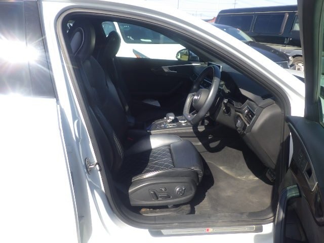 AUDI S4 AVANT 2018 Image 24