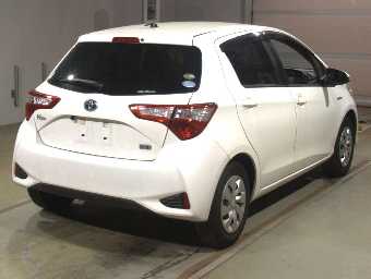TOYOTA VITZ 2020 Image 2