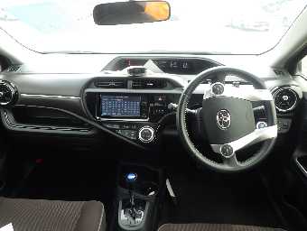 TOYOTA AQUA 2015 Image 8