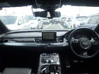 AUDI S8 2014 Image 5