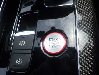 AUDI S8 2014 Image 8