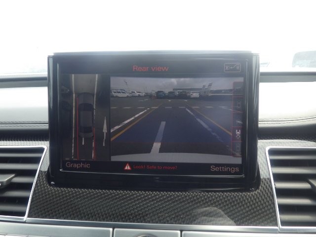 AUDI S8 2014 Image 23