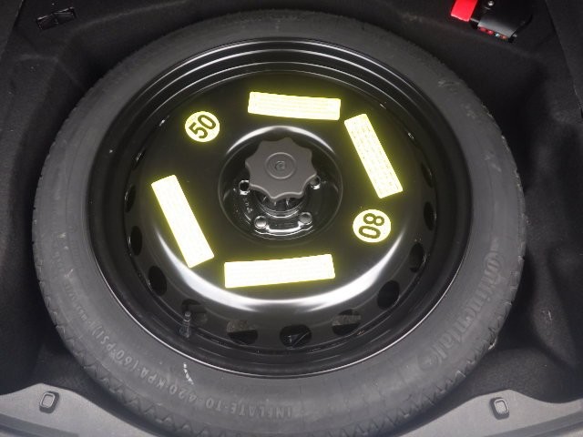 AUDI S8 2014 Image 28