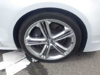 AUDI S8 2014 Image 20