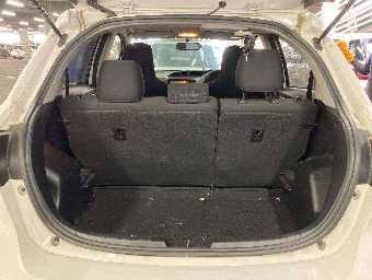 TOYOTA VITZ 2018 Image 12