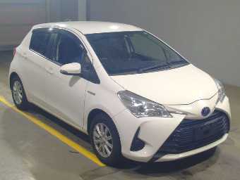 TOYOTA VITZ 2018 Image 3