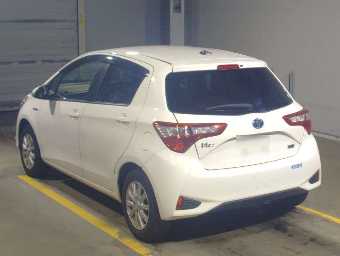 TOYOTA VITZ 2018 Image 4