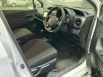 TOYOTA VITZ 2018 Image 5