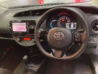 TOYOTA VITZ 2018 Image 7
