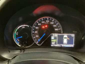 TOYOTA VITZ 2018 Image 8