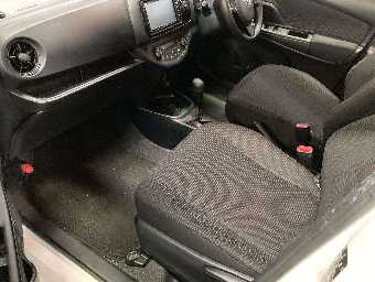 TOYOTA VITZ 2018 Image 10