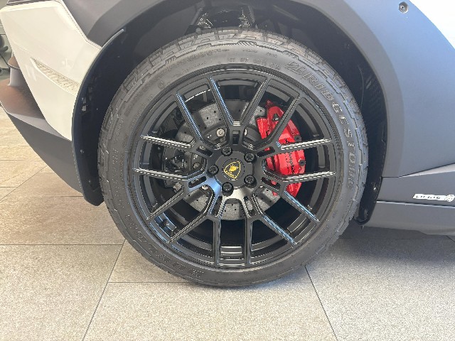 LAMBORGHINI HURACAN 2023 Image 19