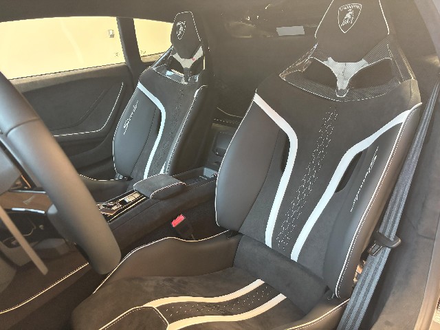 LAMBORGHINI HURACAN 2023 Image 23