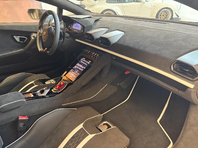 LAMBORGHINI HURACAN 2023 Image 25