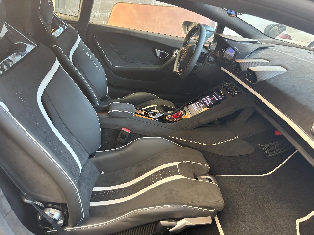 LAMBORGHINI HURACAN 2023 Image 26