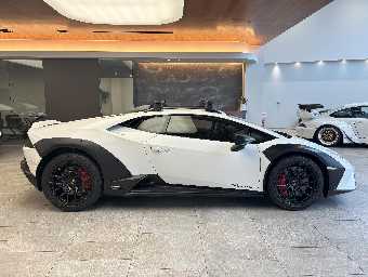 LAMBORGHINI HURACAN 2023 Image 4