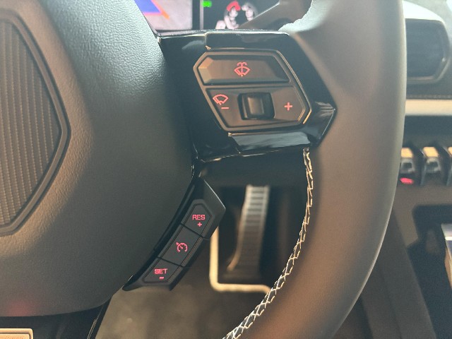 LAMBORGHINI HURACAN 2023 Image 33