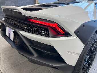 LAMBORGHINI HURACAN 2023 Image 10