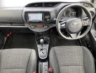 TOYOTA VITZ 2020 Image 4