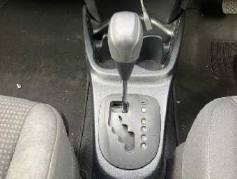 TOYOTA VITZ 2020 Image 5