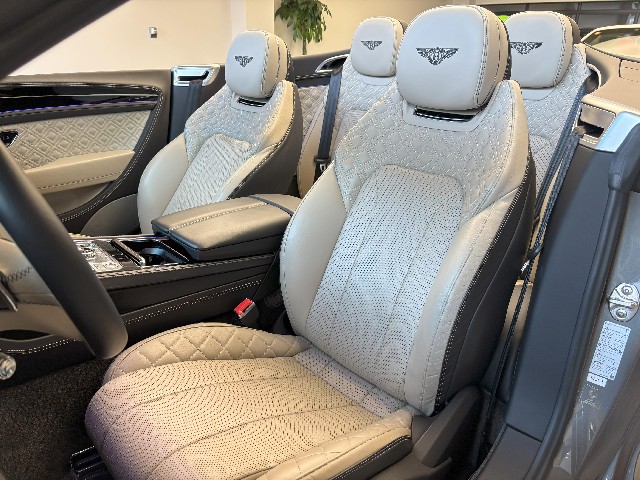 BENTLEY CONTINENTAL 2020 Image 32