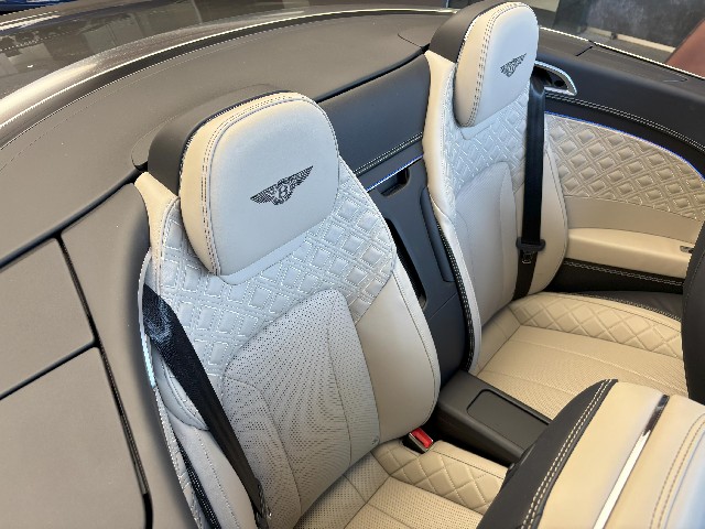 BENTLEY CONTINENTAL 2020 Image 37