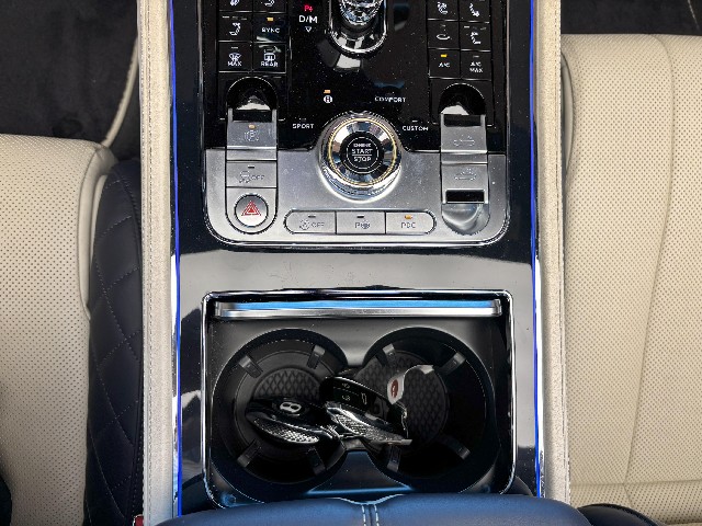 BENTLEY CONTINENTAL 2020 Image 38