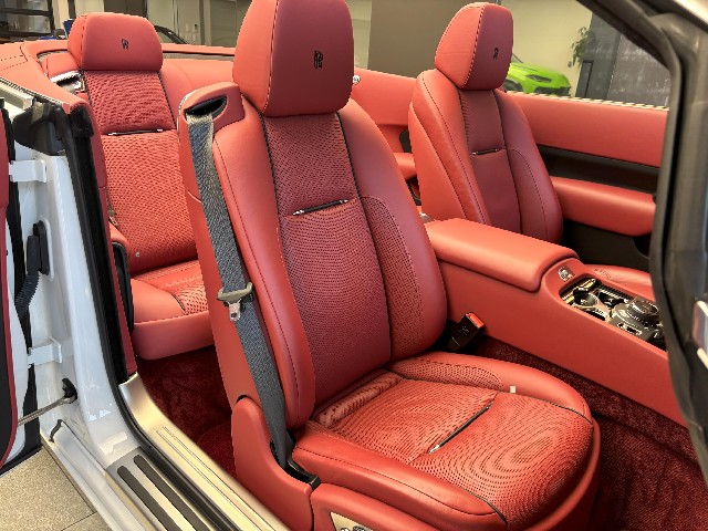 ROLLS ROYCE DAWN 2017 Image 45