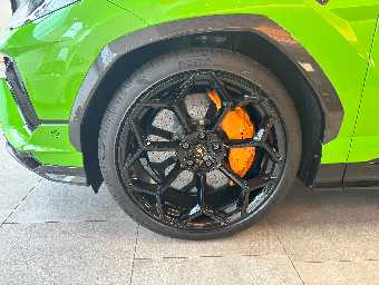 LAMBORGHINI URUS 2024 Image 11