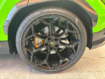 LAMBORGHINI URUS 2024 Image 12