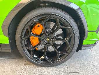 LAMBORGHINI URUS 2024 Image 14