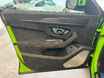 LAMBORGHINI URUS 2024 Image 18