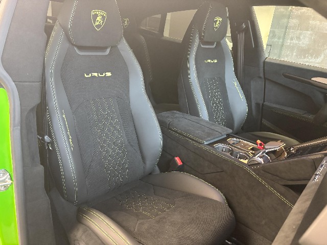 LAMBORGHINI URUS 2024 Image 29