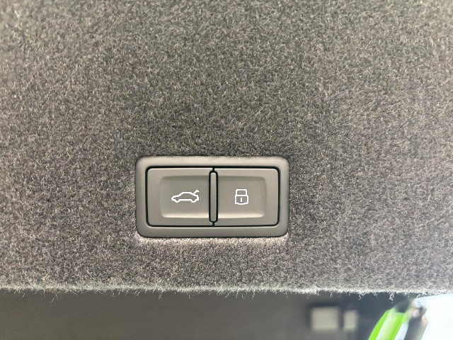 LAMBORGHINI URUS 2024 Image 34