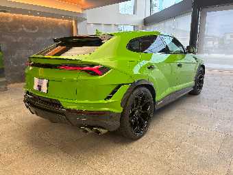 LAMBORGHINI URUS 2024 Image 5