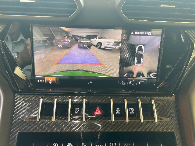 LAMBORGHINI URUS 2024 Image 43