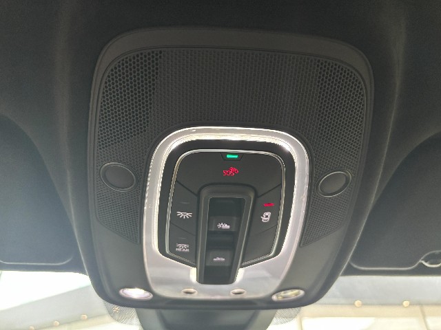 LAMBORGHINI URUS 2024 Image 48