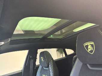 LAMBORGHINI URUS 2024 Image 44