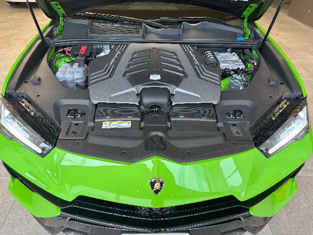LAMBORGHINI URUS 2024 Image 51
