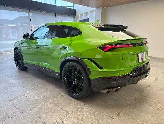 LAMBORGHINI URUS 2024 Image 7