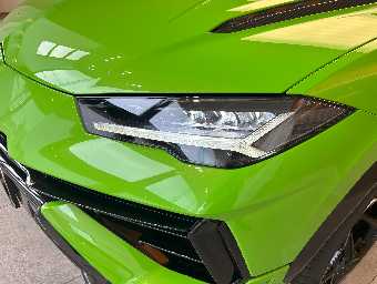 LAMBORGHINI URUS 2024 Image 9