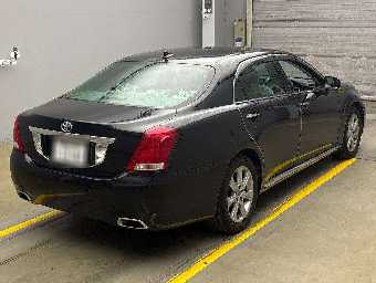 TOYOTA CROWN MAJESTA 2011 Image 2