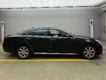 TOYOTA CROWN MAJESTA 2011 Image 6