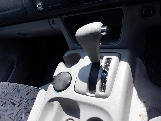 MAZDA BONGO FRIENDEE 2004 Image 25