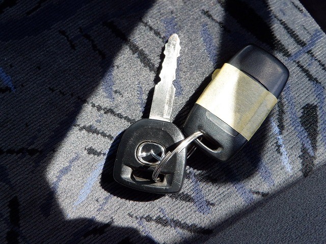 MAZDA BONGO FRIENDEE 2004 Image 26