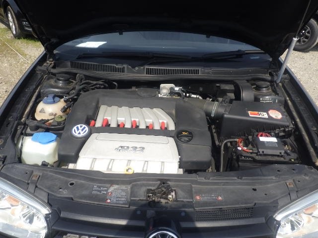 VOLKSWAGEN GOLF 2003 Image 34