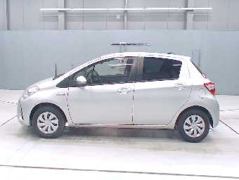 TOYOTA VITZ 2020 Image 4