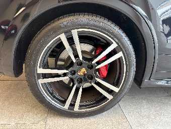 PORSCHE CAYENNE 2013 Image 11
