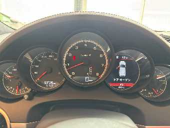 PORSCHE CAYENNE 2013 Image 28