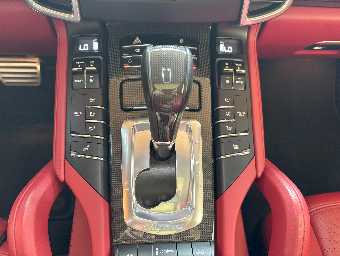 PORSCHE CAYENNE 2013 Image 38